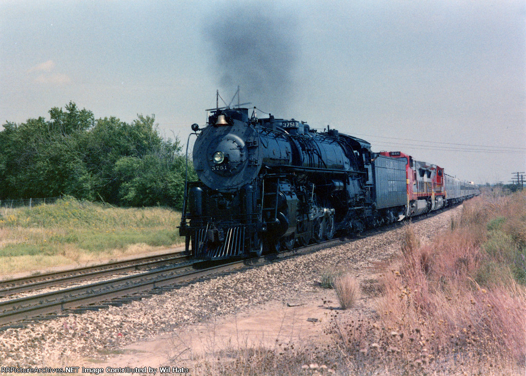 Santa Fe 4-8-4 3751